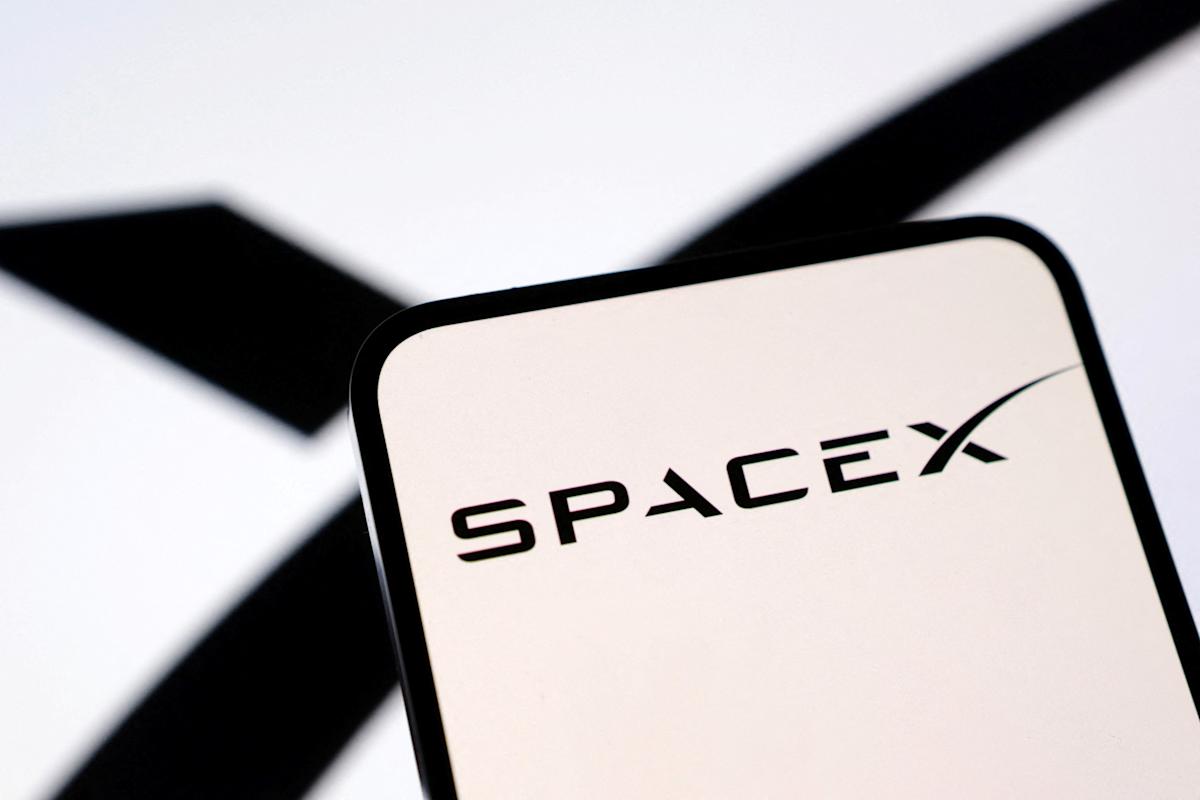 Pentagon to Award SpaceX $2 Billion Contract for Satellite Development